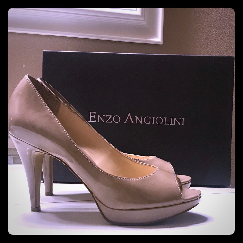 Enzo Angiolini patent leather platform, size 7